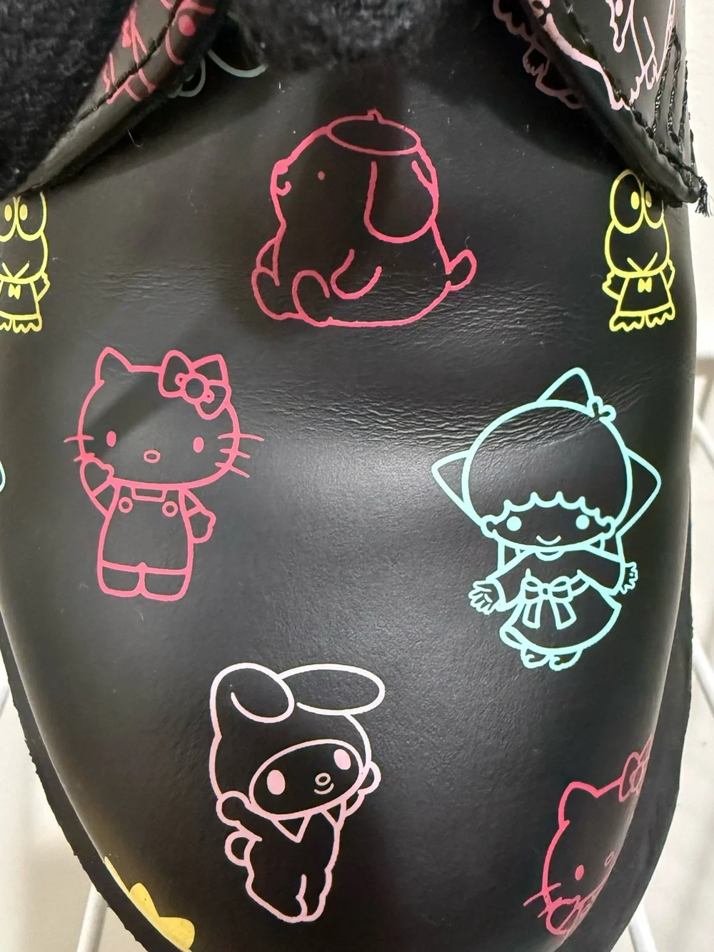 RIGHT ONLY Dr. Martens X Hello Kitty & Friends 1461 Leather SZ 6 Amputee
